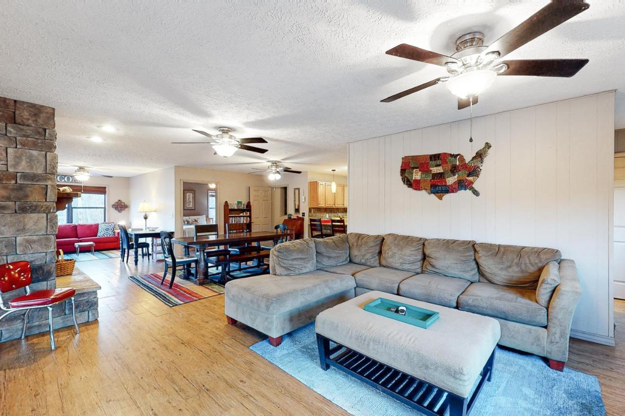 Lone Star Lake House 尤里卡斯普林斯 外观 照片