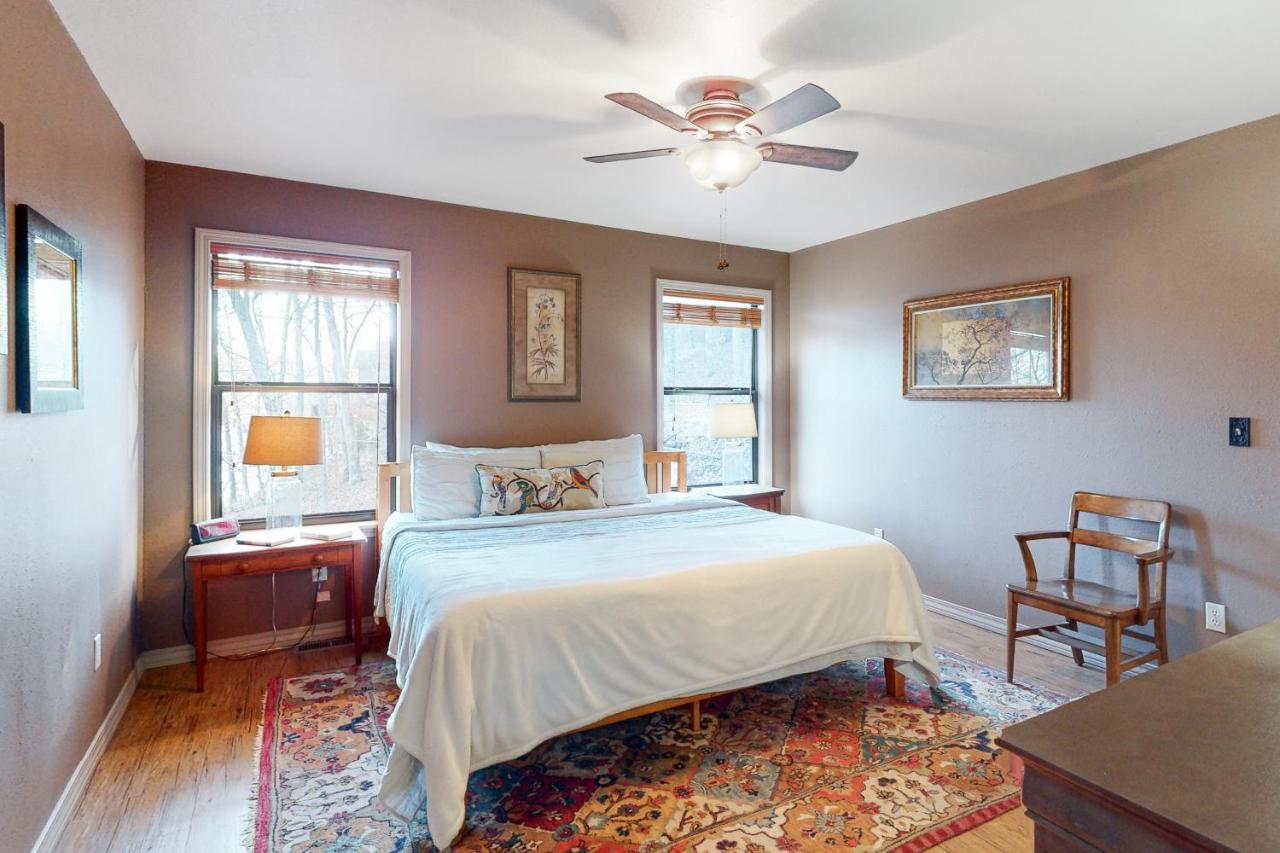 Lone Star Lake House 尤里卡斯普林斯 外观 照片